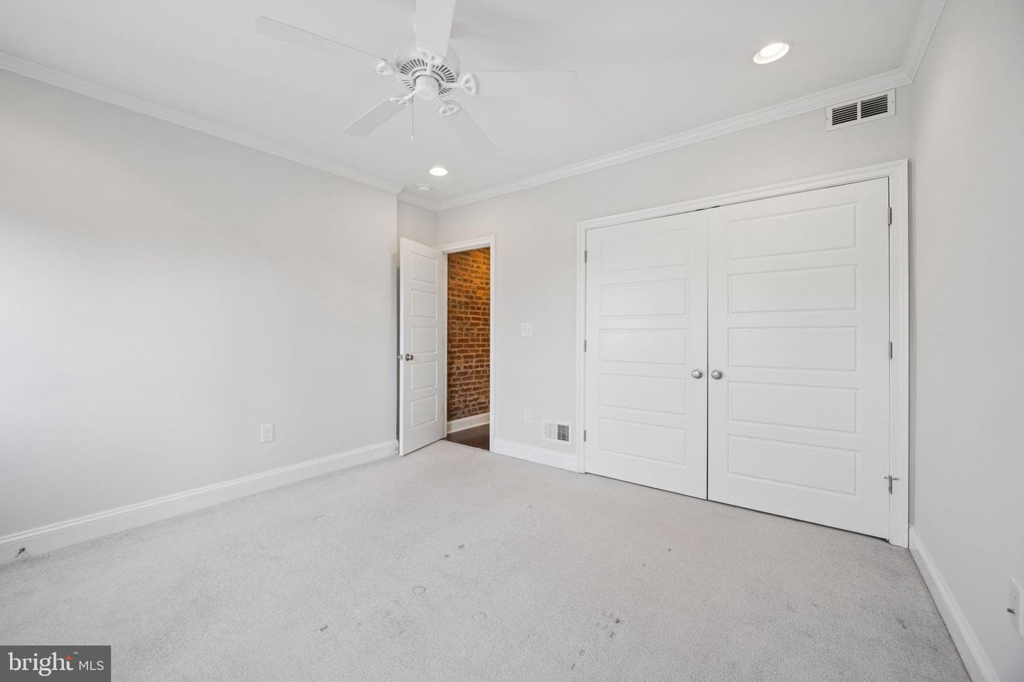 3134 Foster Avenue photo 35