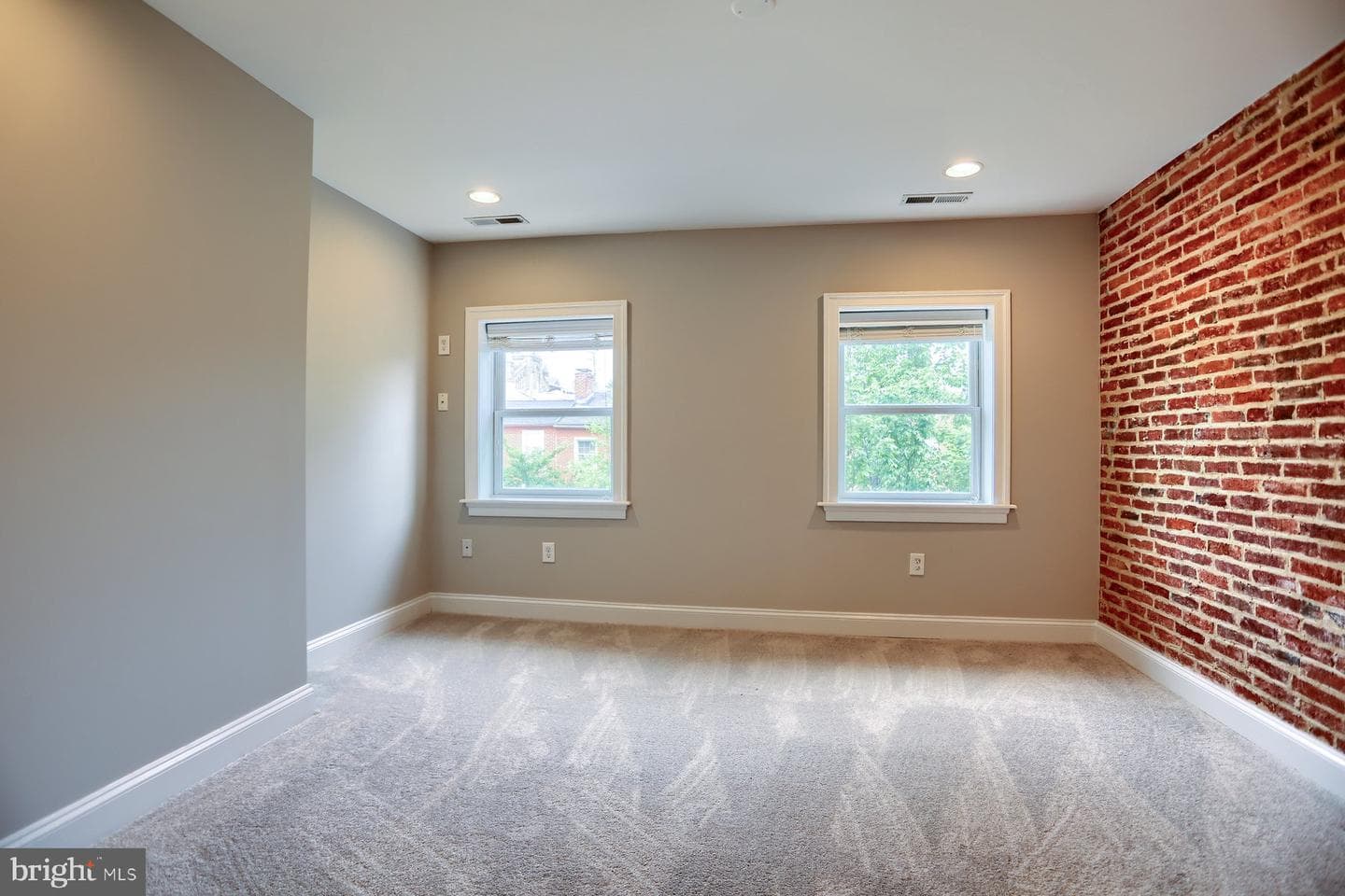 110 Ann Street photo 30