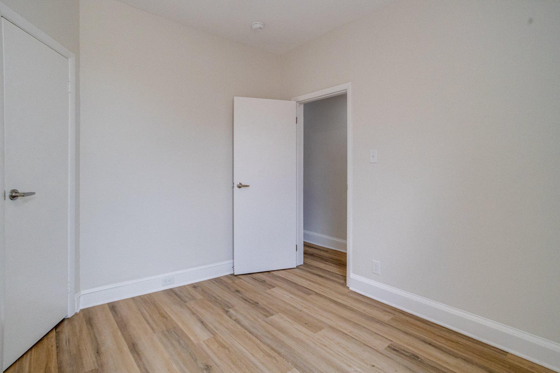 309 E 23rd Street photo 30