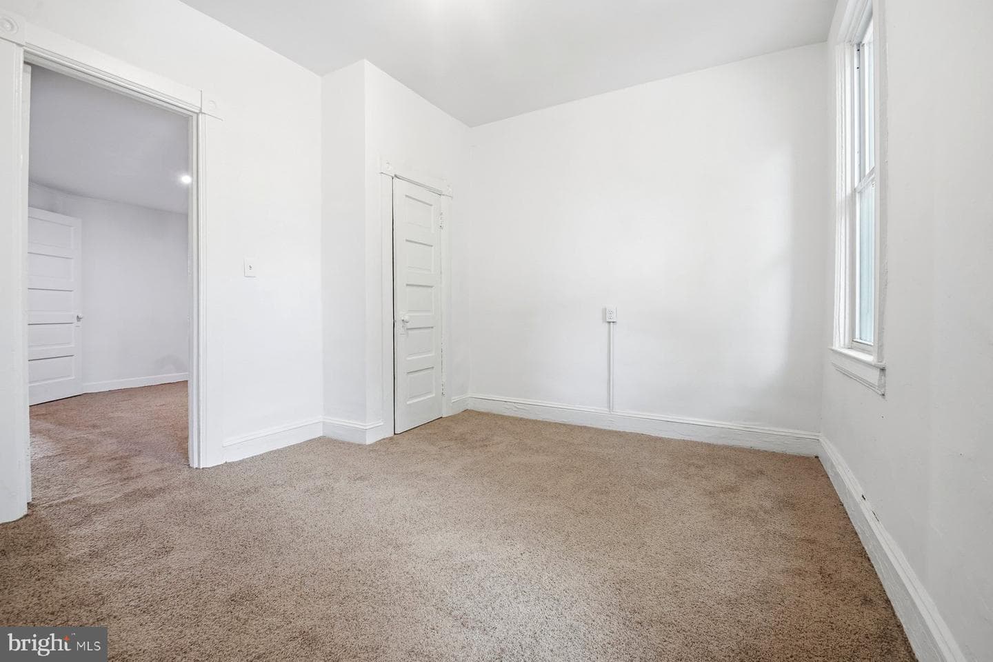 130 Collins Avenue S photo 22