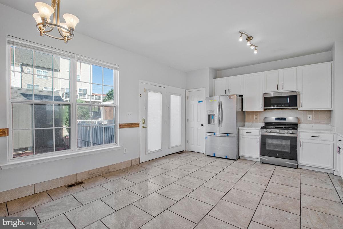 6103 Furley Way photo 8