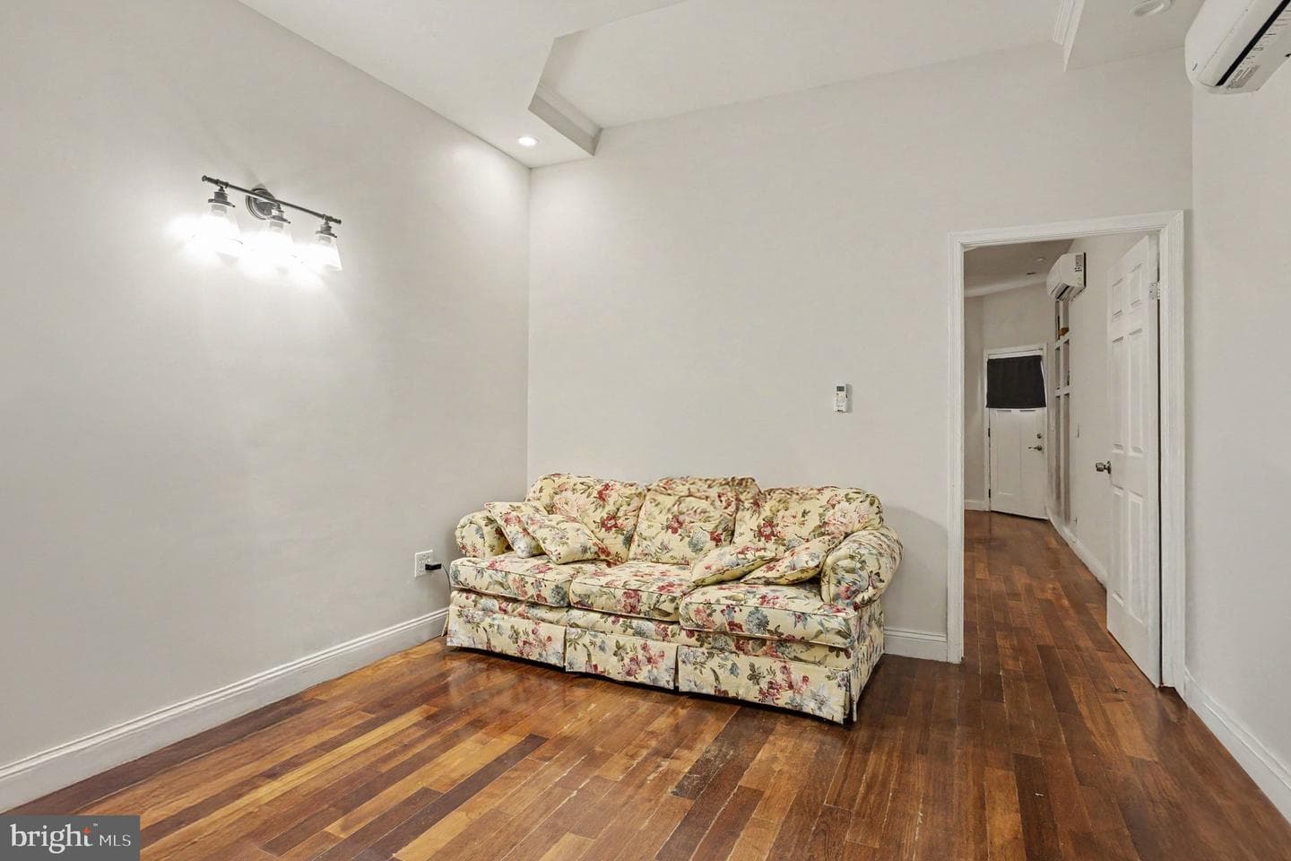 200 N Ellwood Avenue photo 5