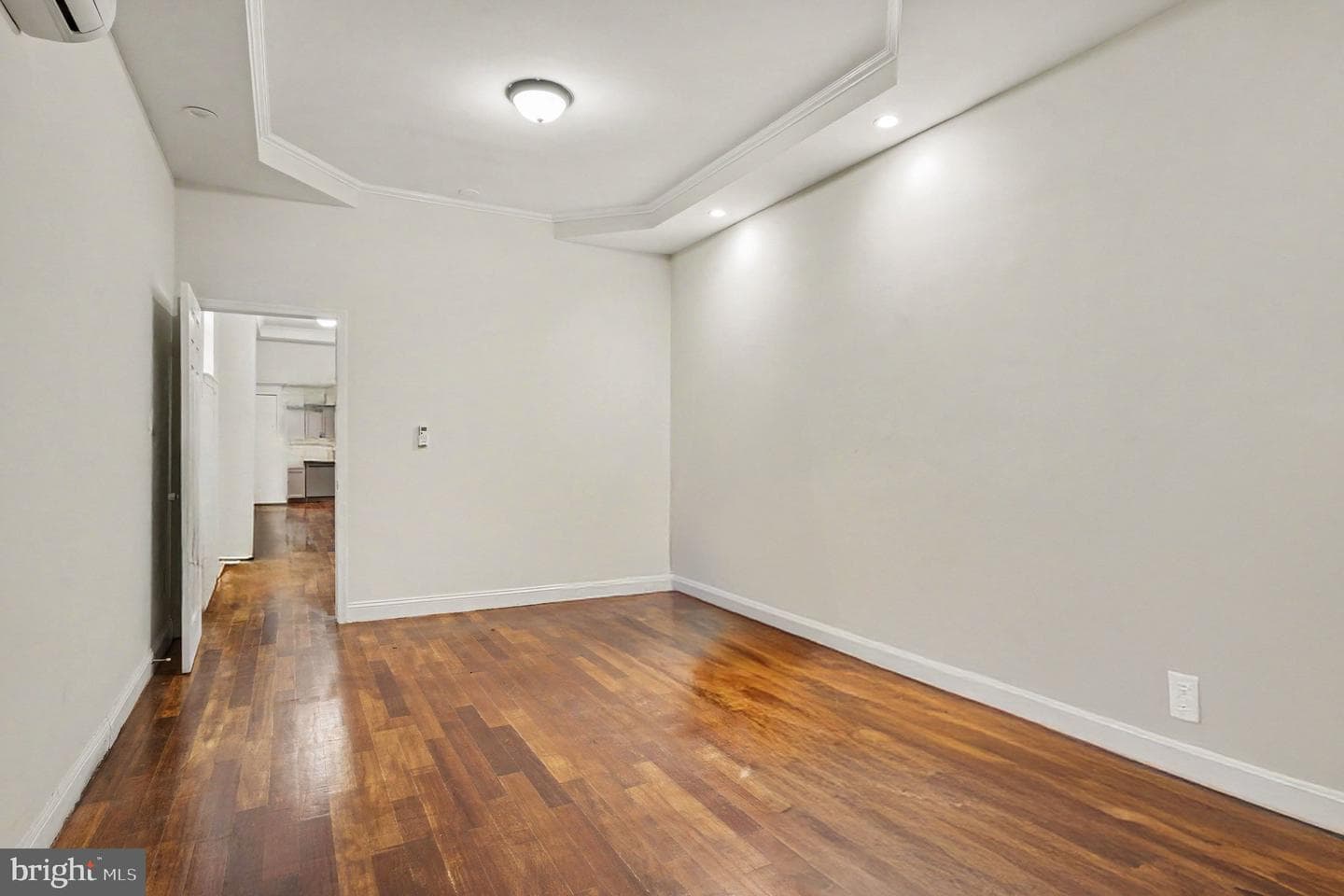 200 N Ellwood Avenue photo 7