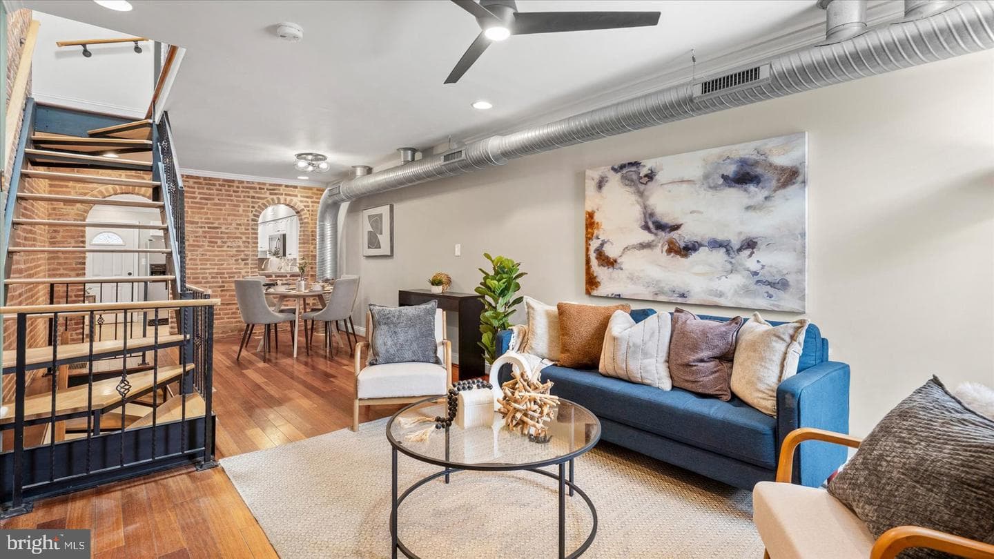 628 Wyeth Street photo 2