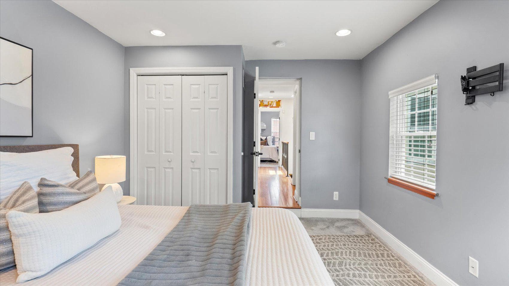 628 Wyeth Street photo 23