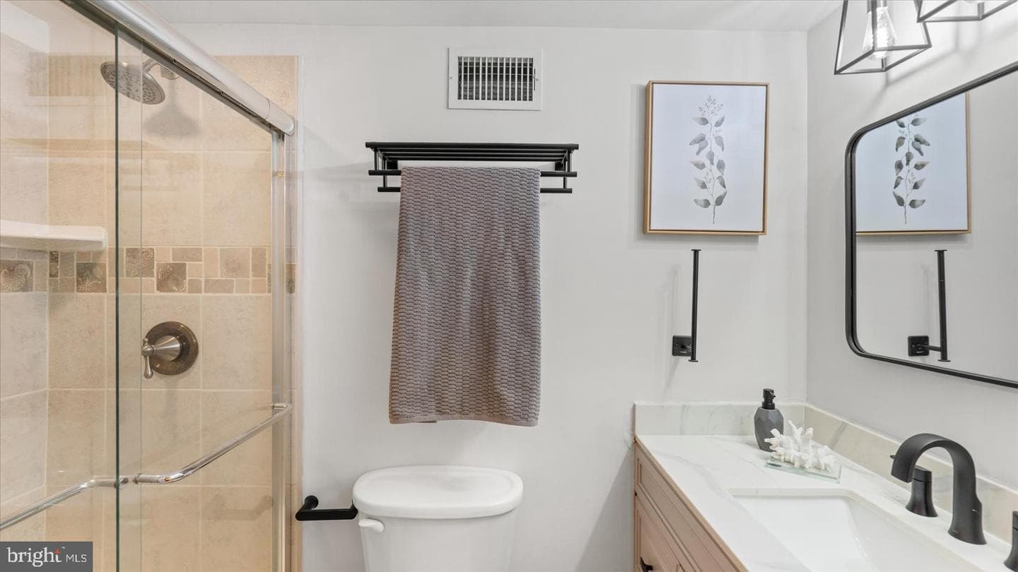 628 Wyeth Street photo 24