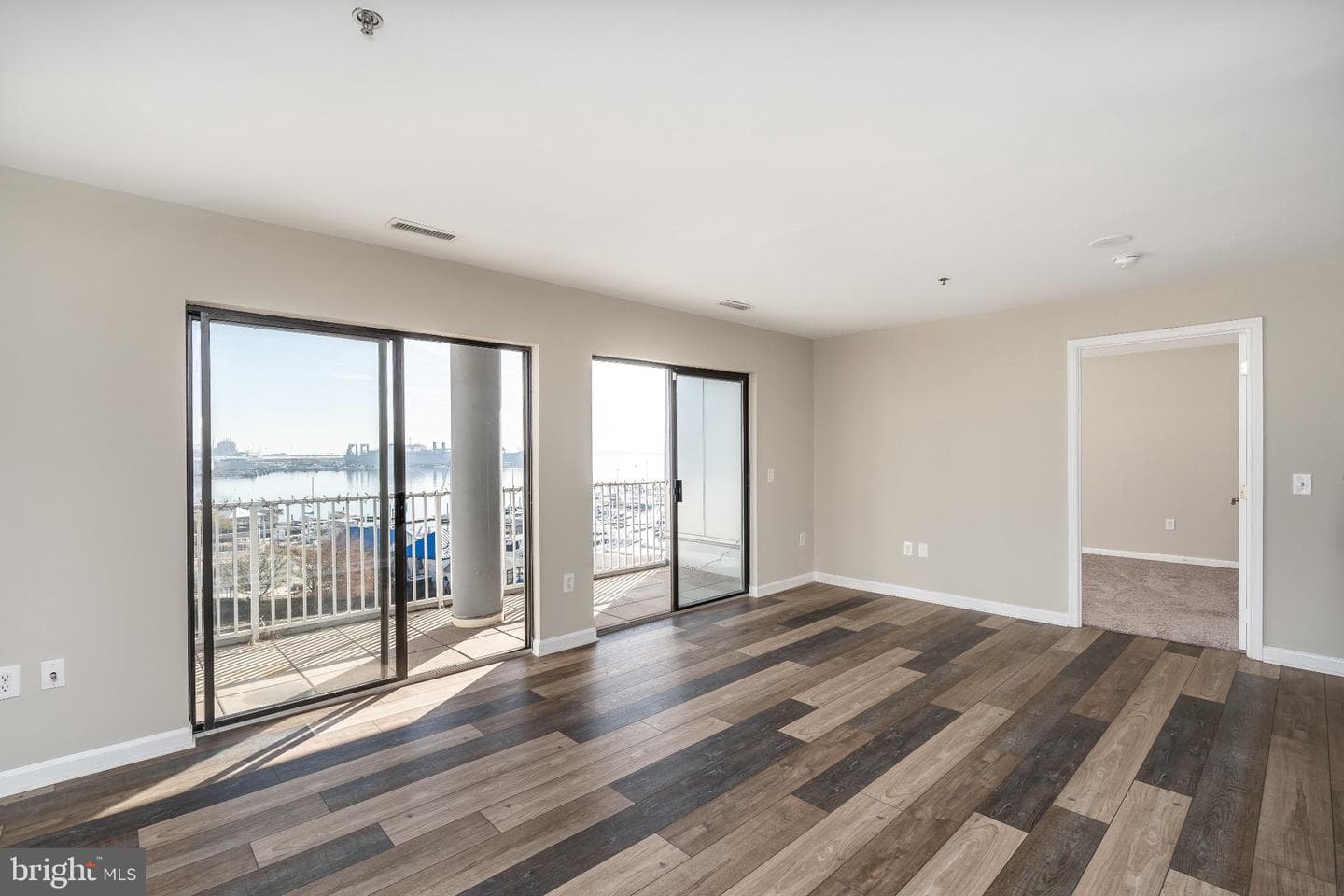 2702 Lighthouse Pt E #532 photo 4