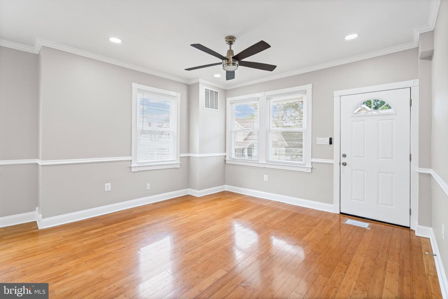 4619 Asbury Avenue photo 3