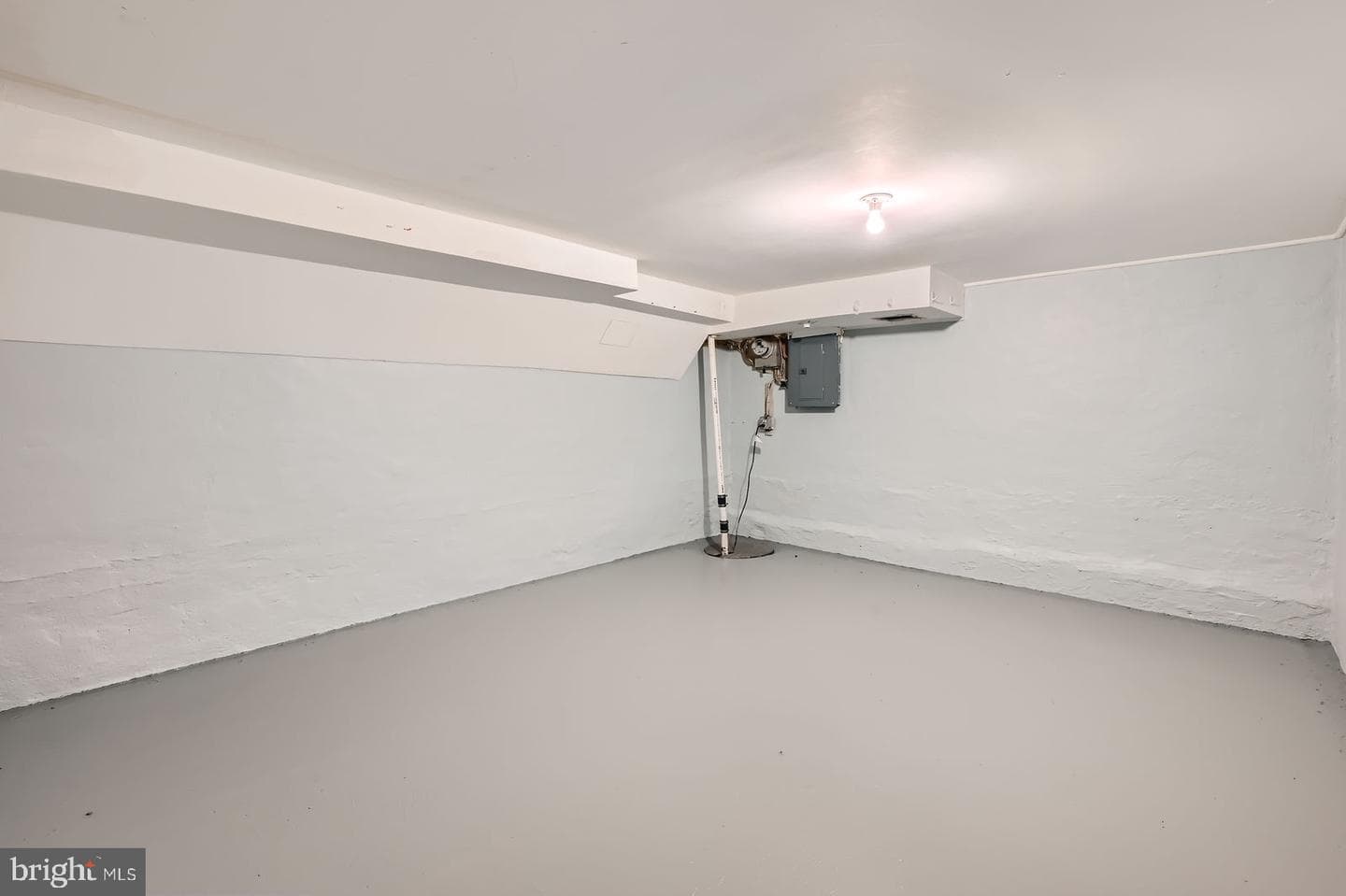 3804 Mount Pleasant Avenue photo 9