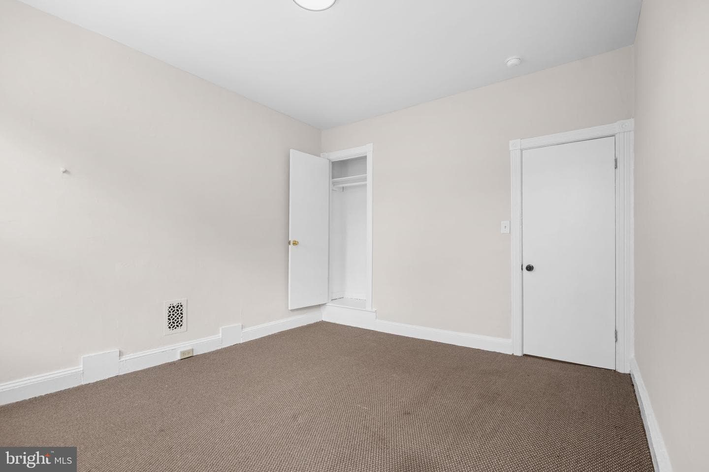 2621 Sloatfield Avenue photo 13