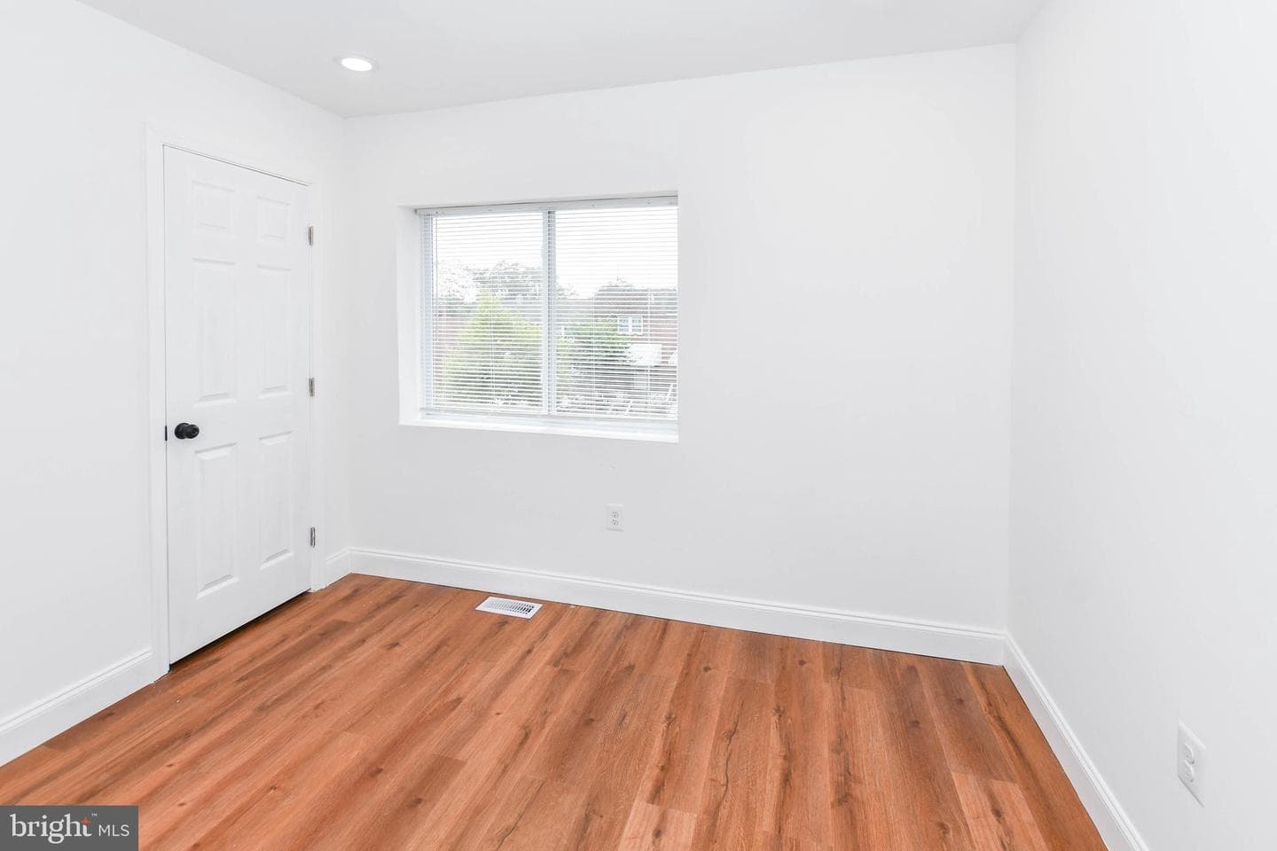 3826 10th Street photo 24