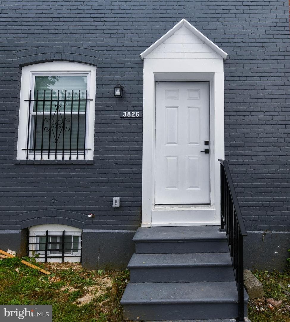 3826 10th Street photo 4