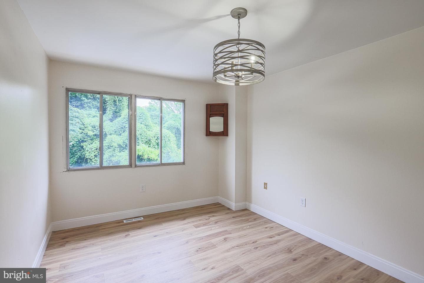 1906 Greenhaven Drive photo 24