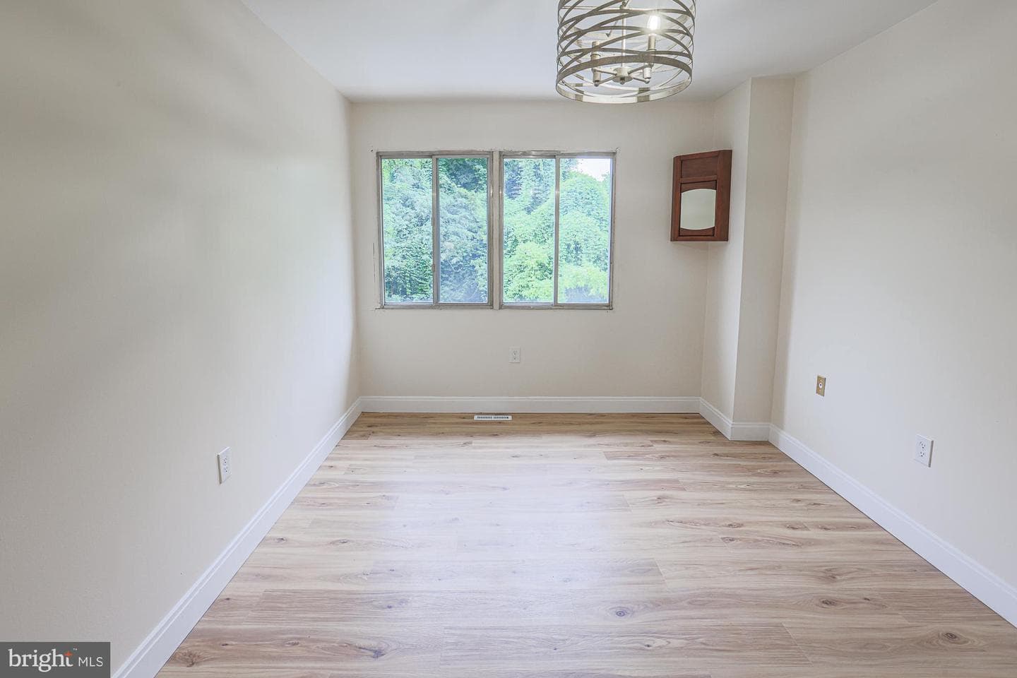1906 Greenhaven Drive photo 26