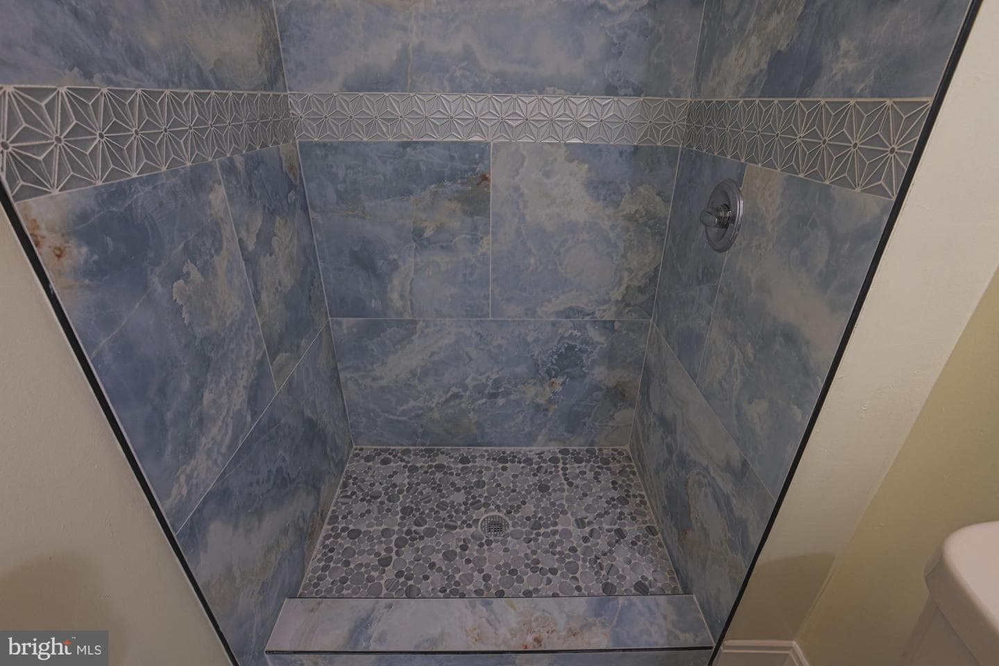 1906 Greenhaven Drive photo 35