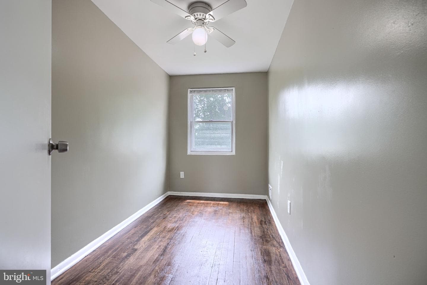 5649 Kavon Avenue photo 13