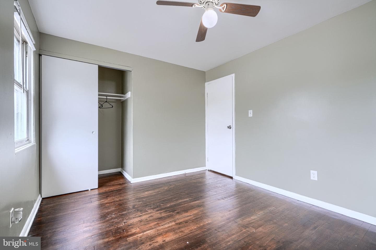 5649 Kavon Avenue photo 23