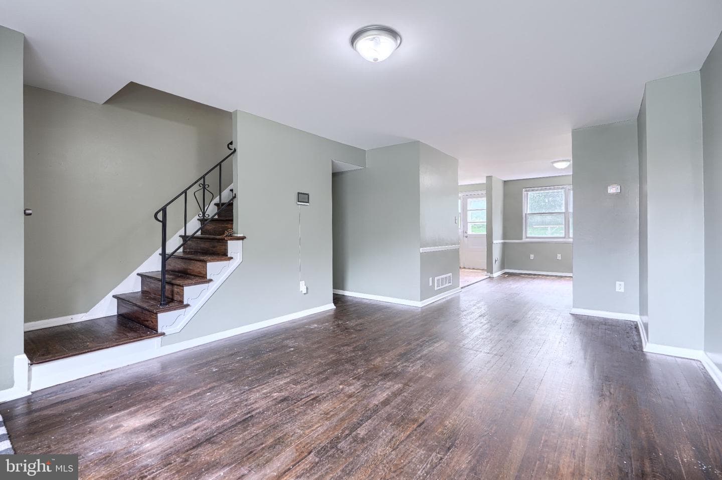 5649 Kavon Avenue photo 4