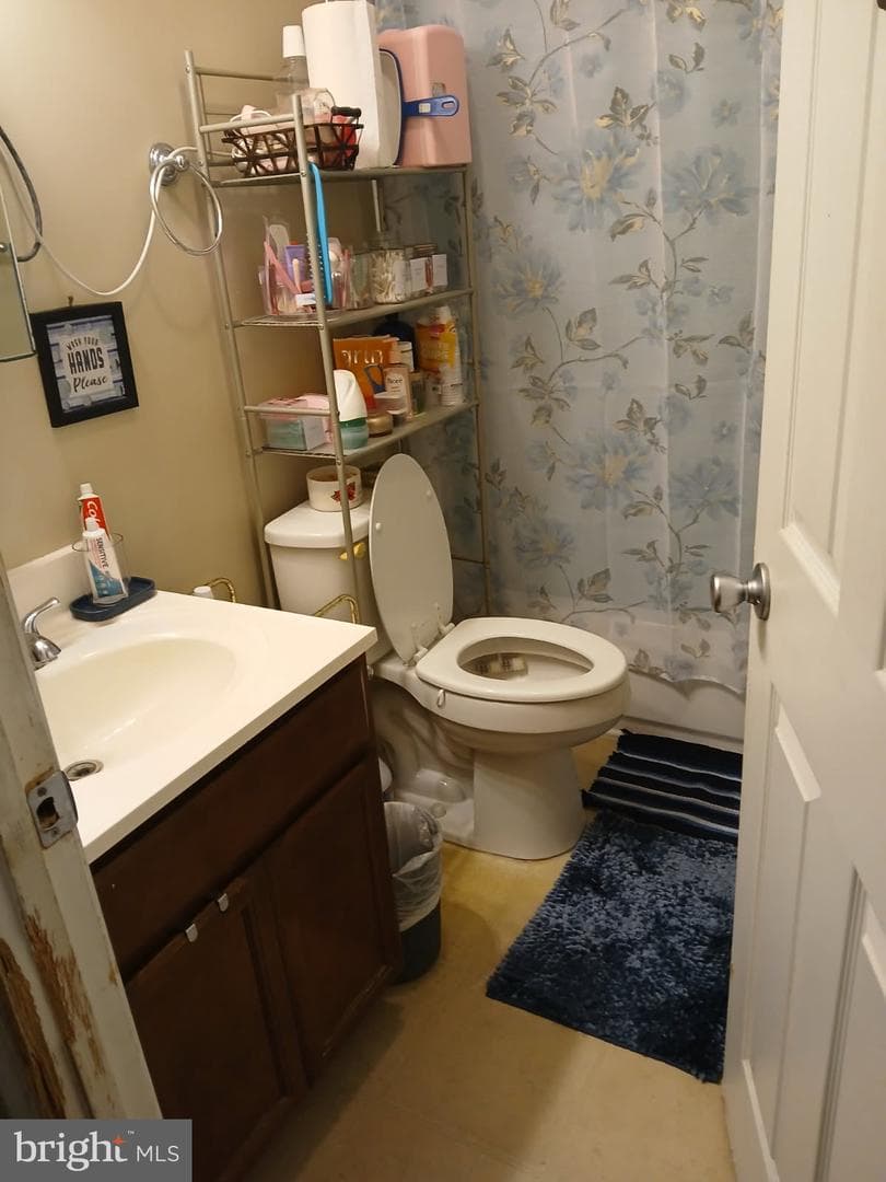 1552 Carswell Street photo 3