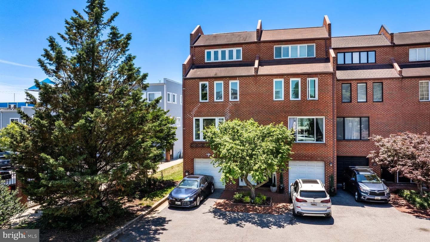 2439 Boston Street photo 52