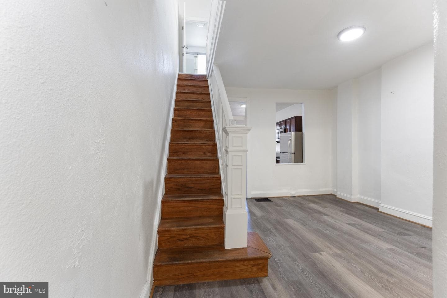 2542 W Fayette Street W photo 6