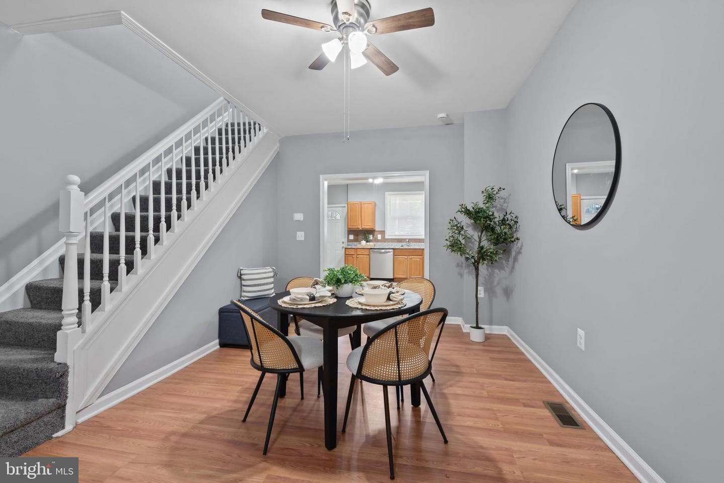 425 Ilchester Avenue photo 8