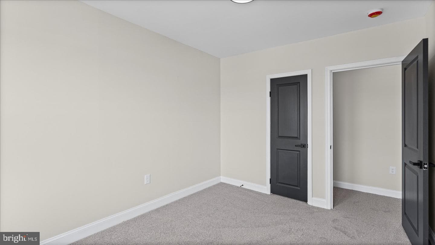 1824 E 32nd Street photo 22