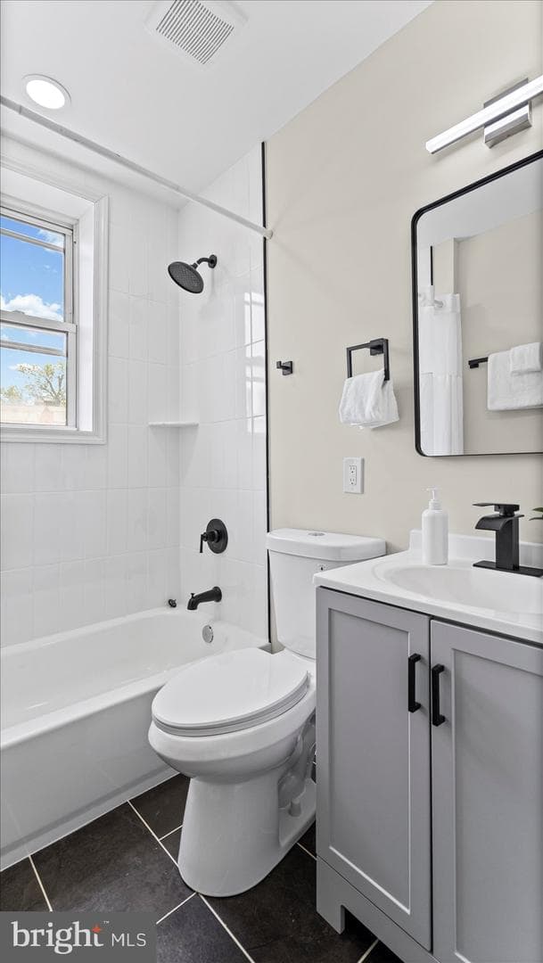 1824 E 32nd Street photo 23