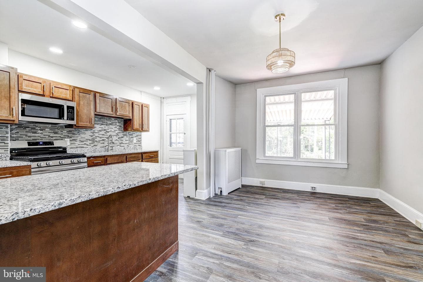3611 W Garrison Avenue photo 13