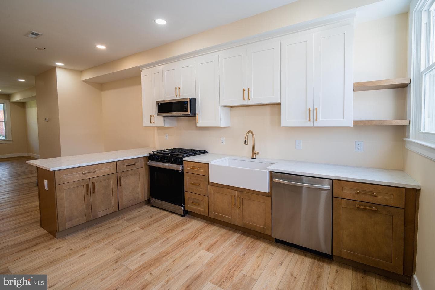 1230 W 37th Street photo 13