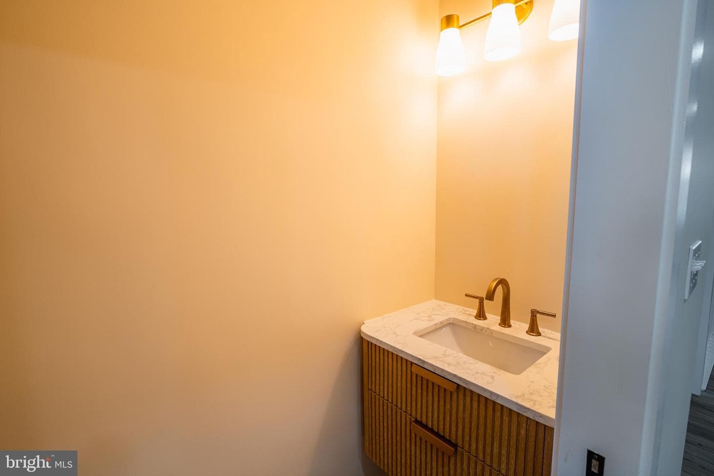1230 W 37th Street photo 17