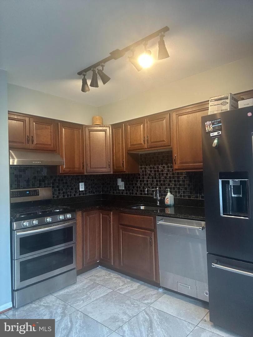 1202 Laurens Street photo 9