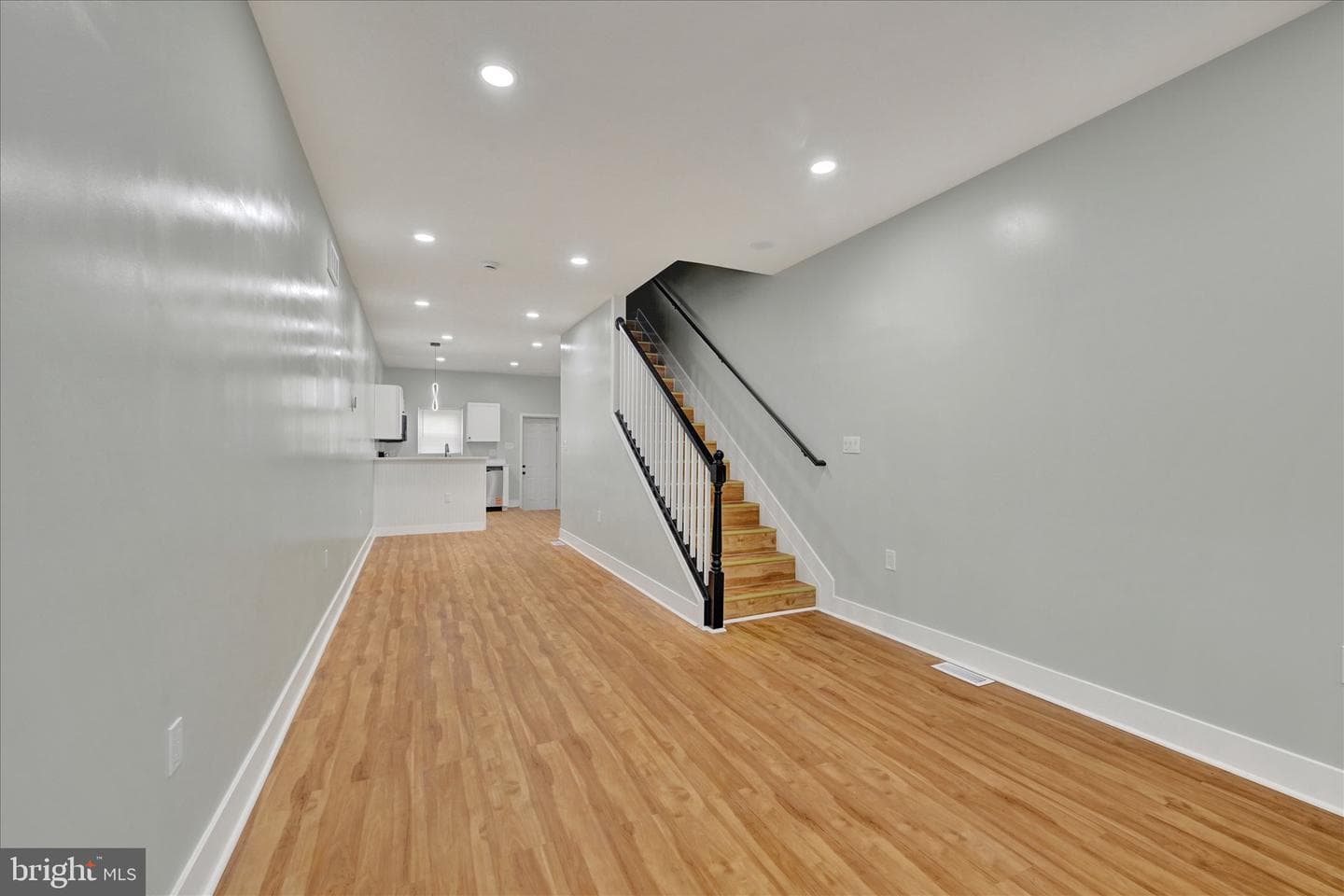 2512 Hollins Street photo 4