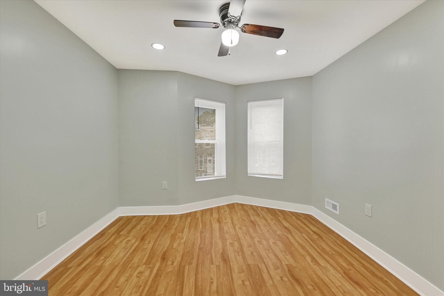 2512 Hollins Street photo 9