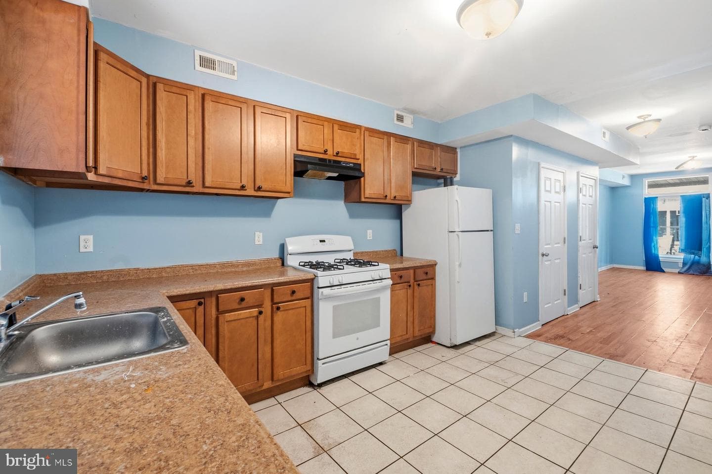 762 Bartlett Avenue photo 11