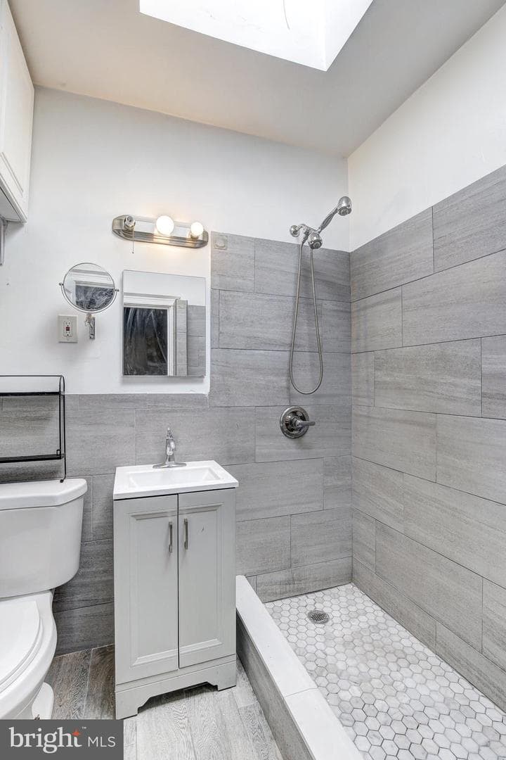 1003 Bonaparte Avenue photo 18