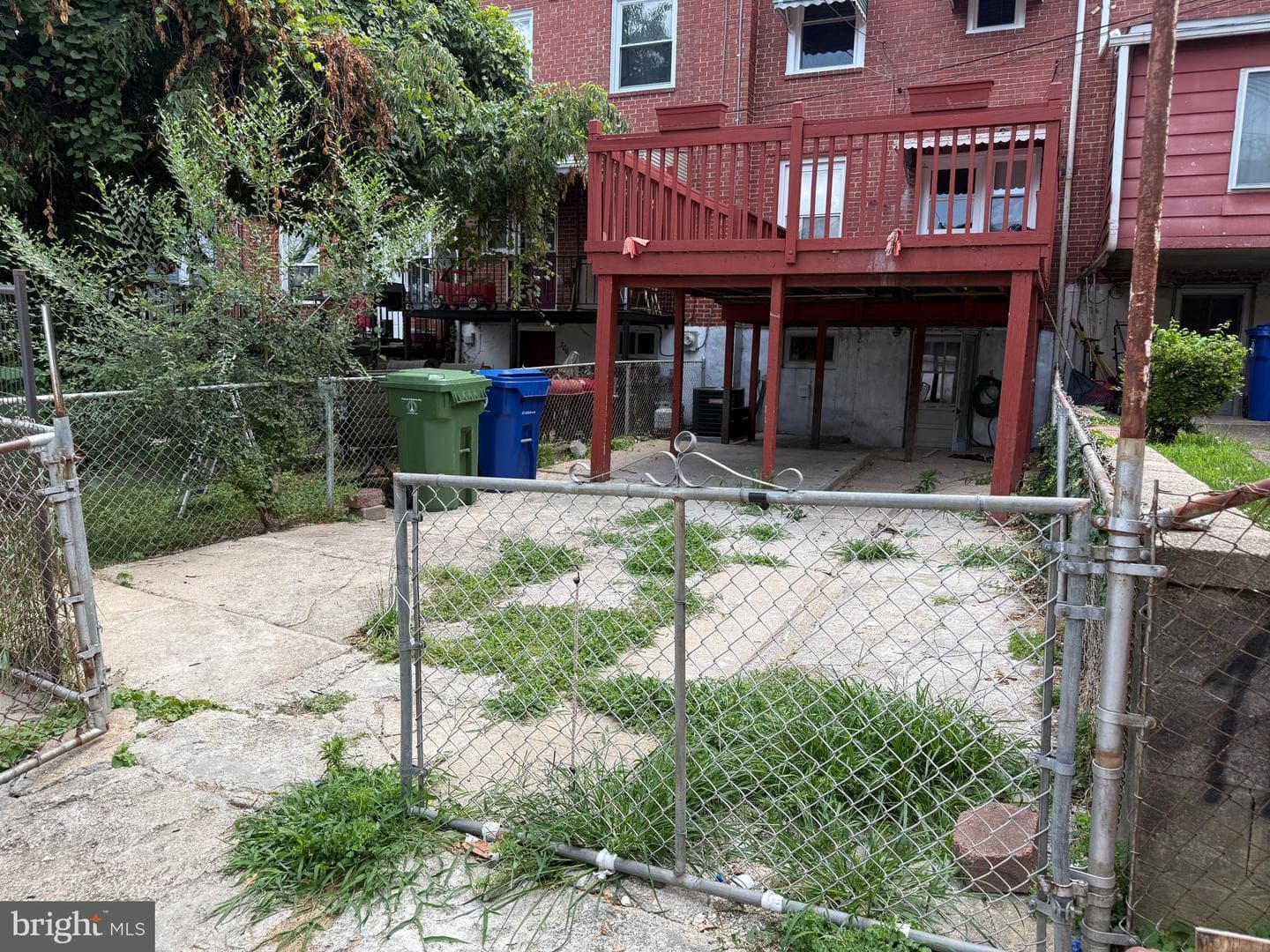 708 Woodington Road S photo 13
