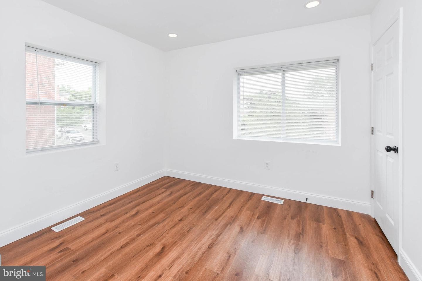 3817 Saint Margaret Street photo 22