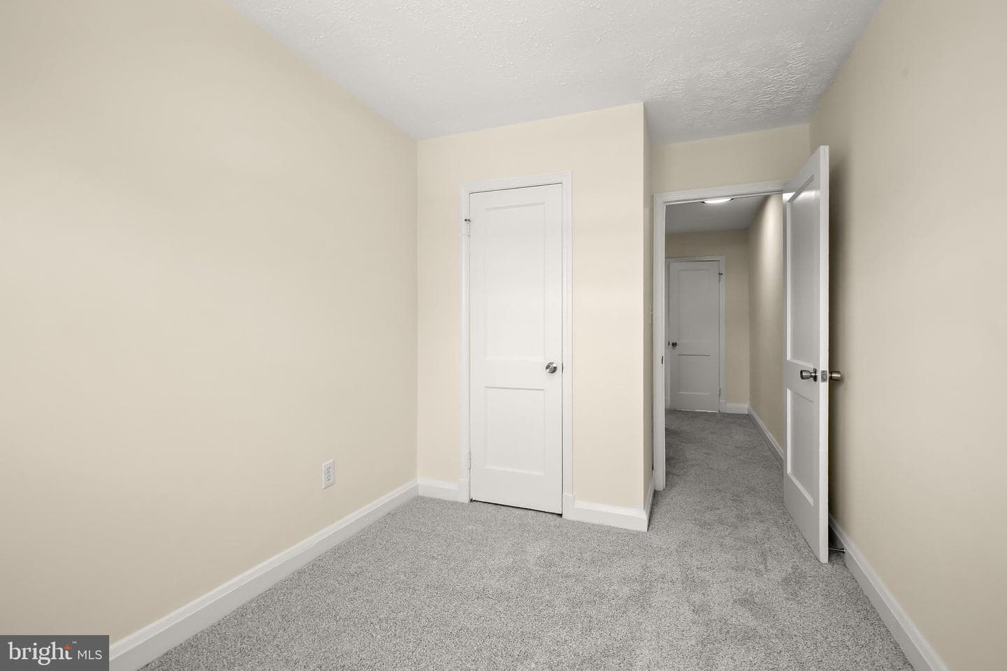 4711 Chatford Ave photo 21