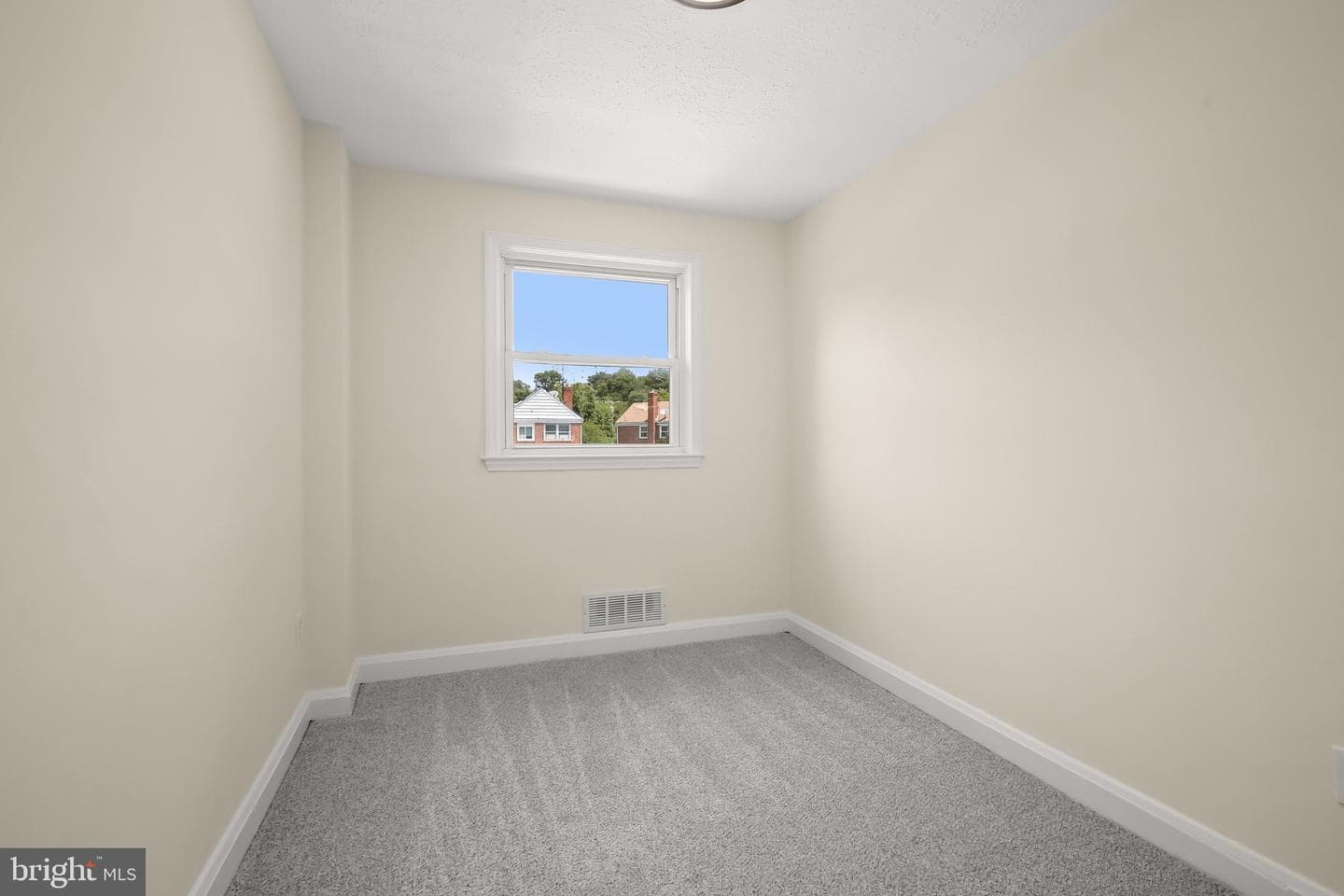 4711 Chatford Ave photo 22