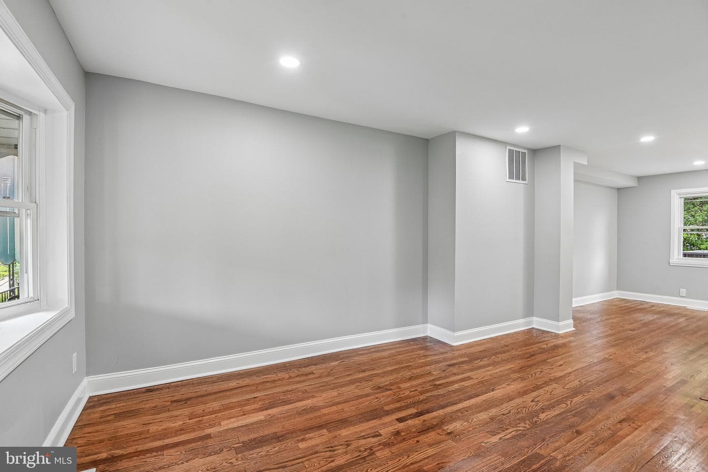 44 N Athol Avenue photo 7
