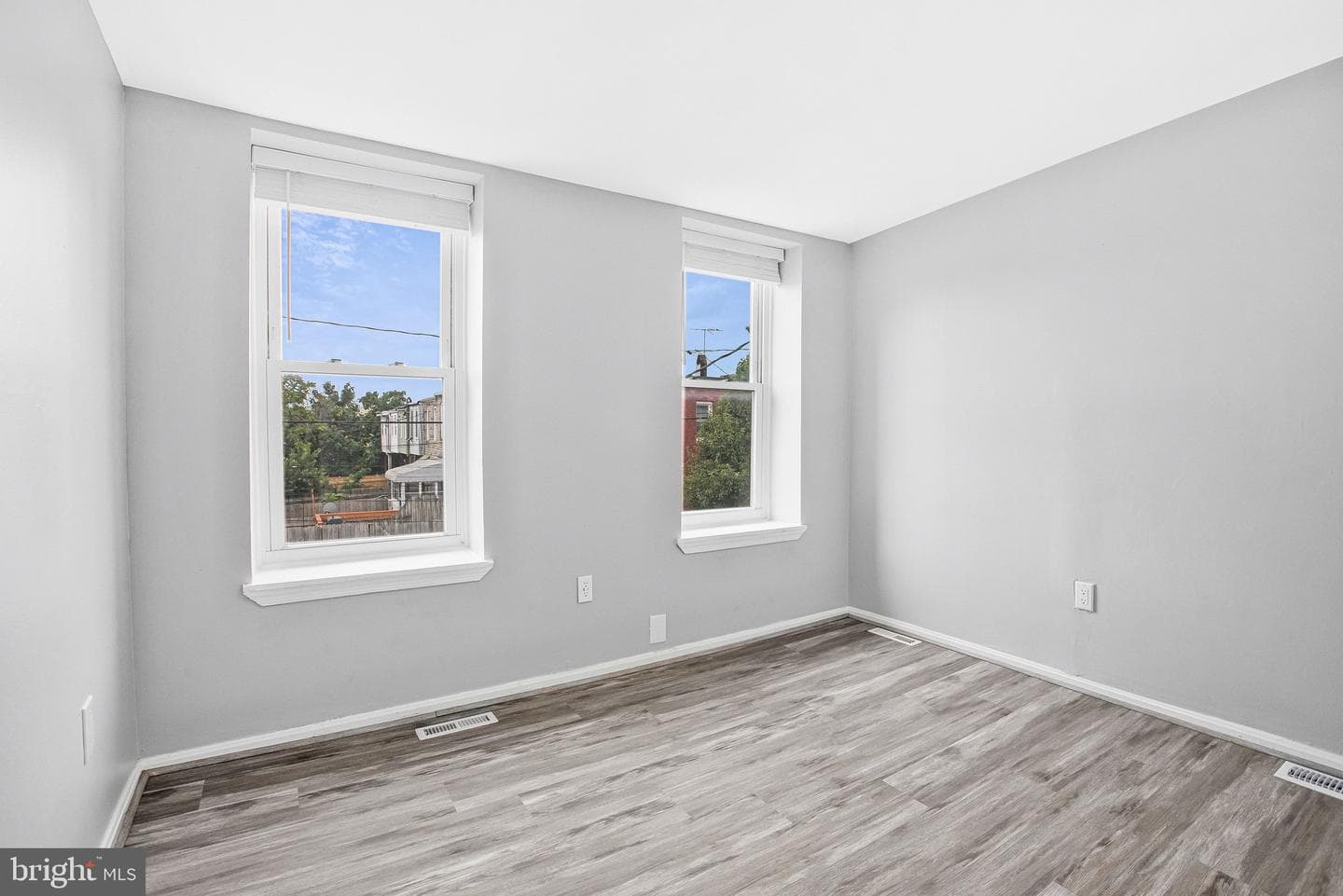 1145 W Cross Street photo 15