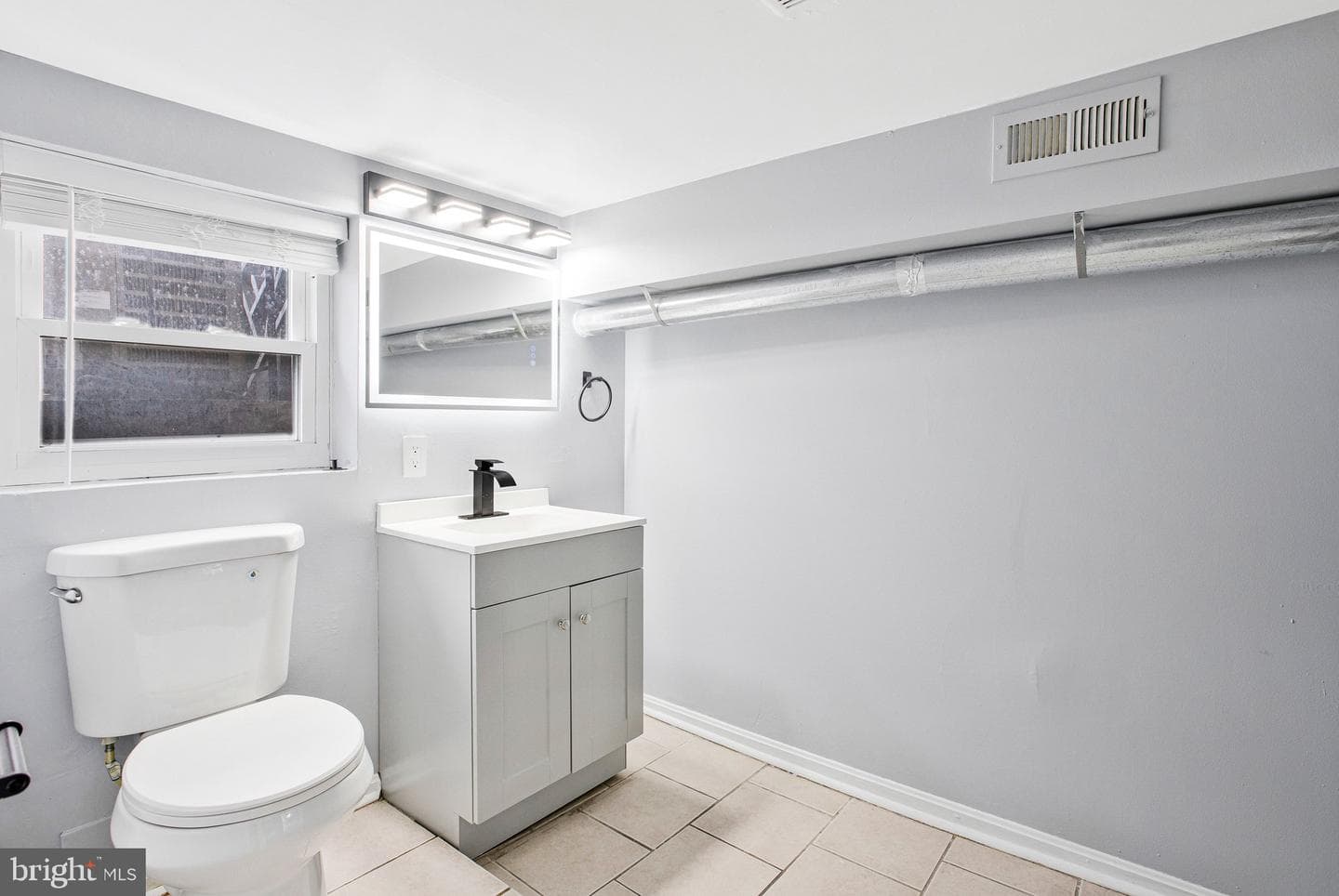 1145 W Cross Street photo 18