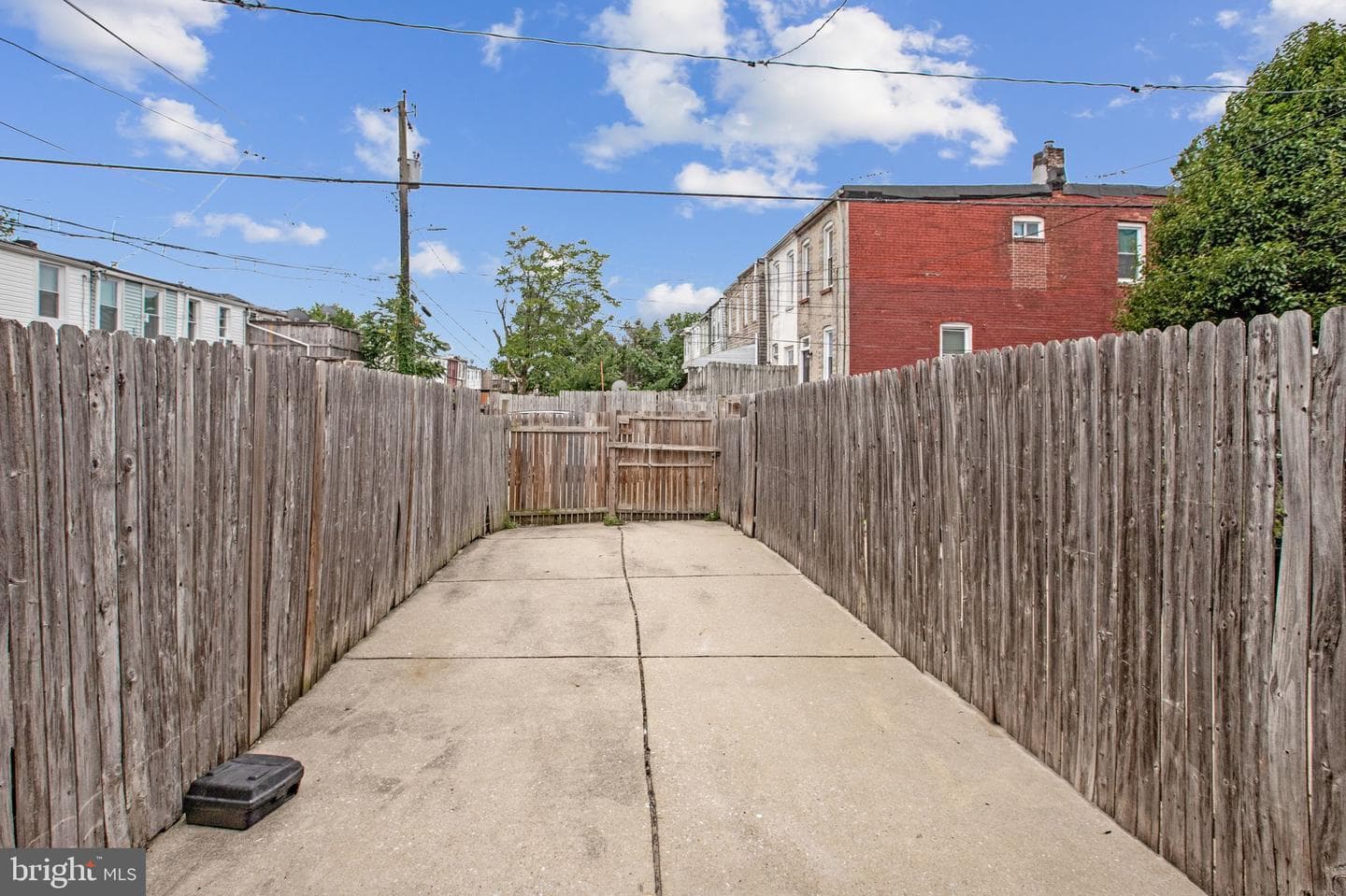 1145 W Cross Street photo 23