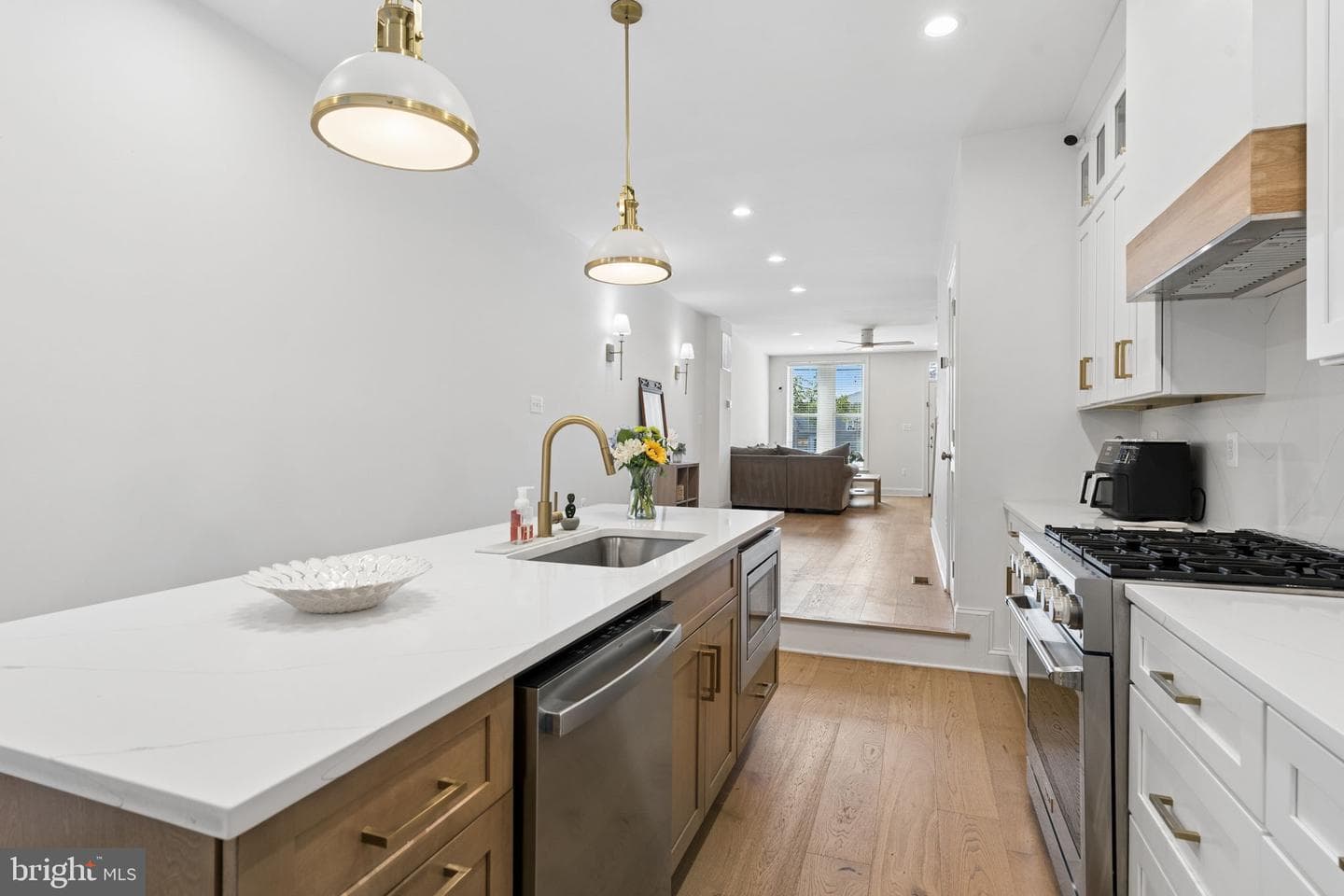 1353 Hull Street photo 12