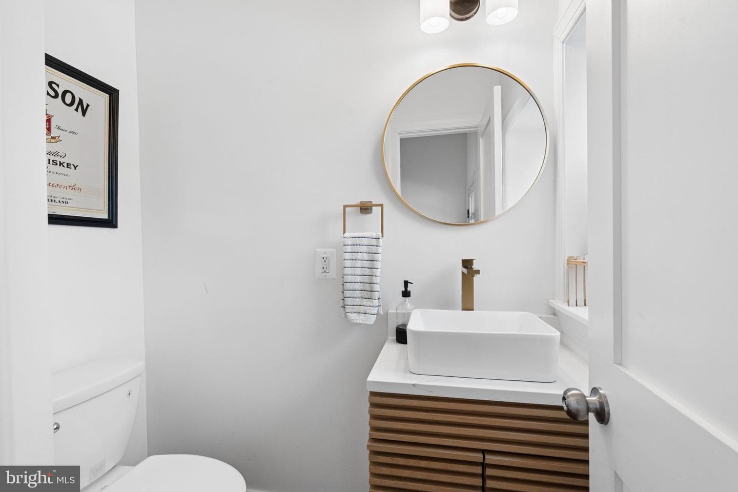 1353 Hull Street photo 14