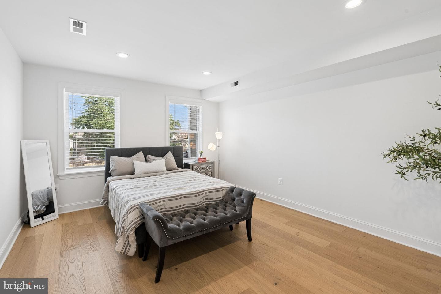 1353 Hull Street photo 19