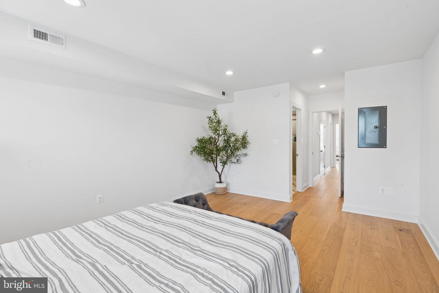 1353 Hull Street photo 21