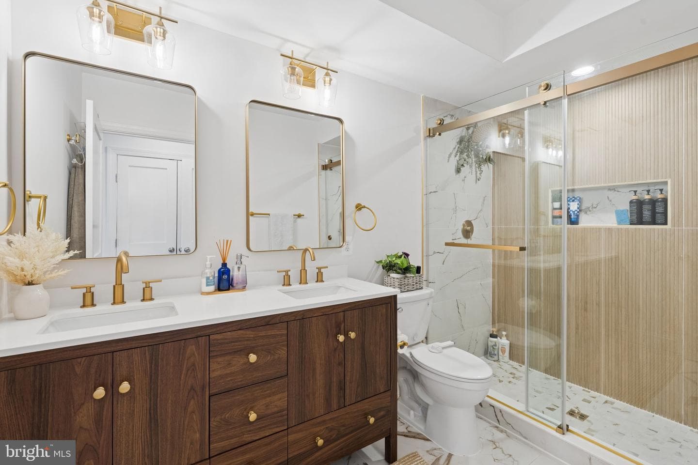 1353 Hull Street photo 22