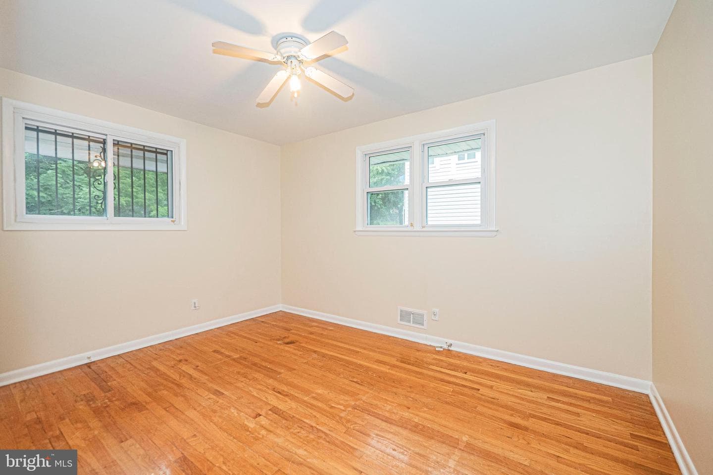 4610 Schley Avenue photo 13